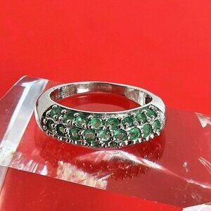 925 Sterling Silver Ring Sz 7.5 with Natural Emerald 2mm Gemstone
